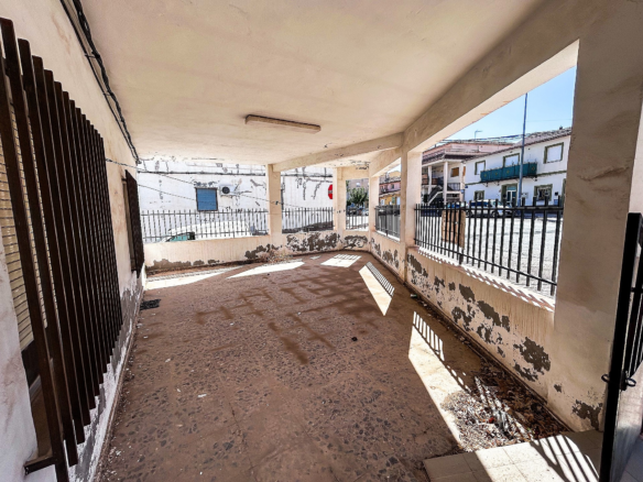 6-bedroom Townhouse In Macisvenda, Spain (353 M²)