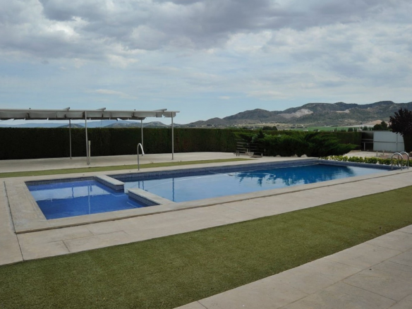 5-bedroom Detached Villa In Yecla, Spain (332 M²)