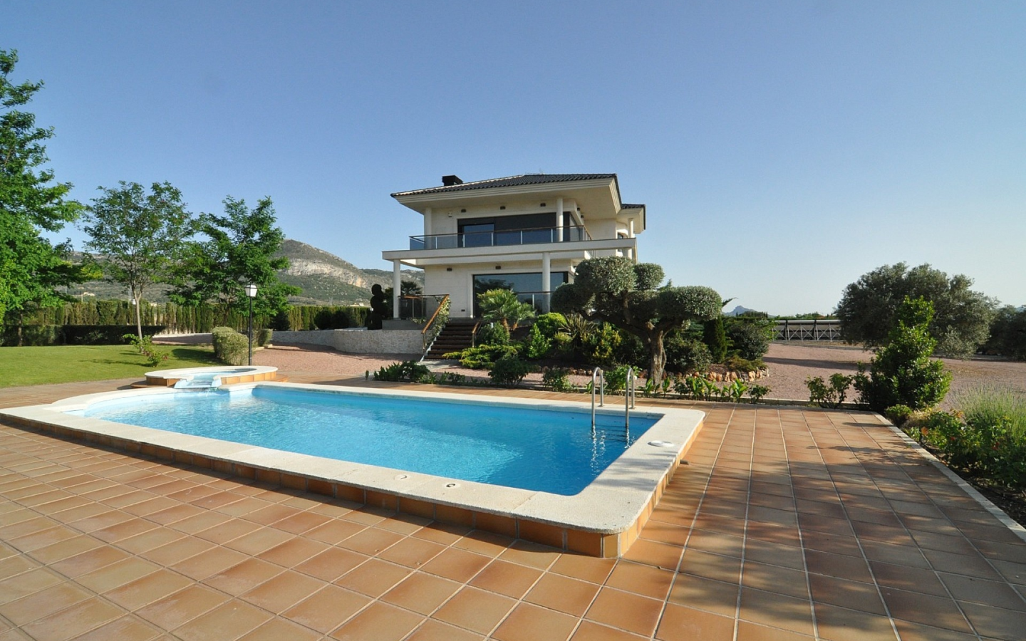 4-bedroom Detached Villa In Villena, Spain (500 M²)