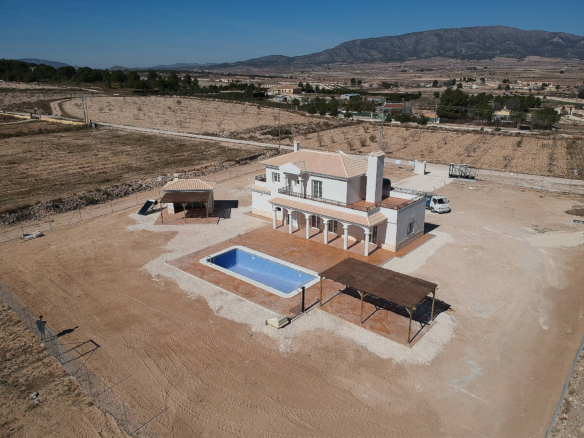 4-bedroom Detached Villa In Pinoso, Spain (225 M²)