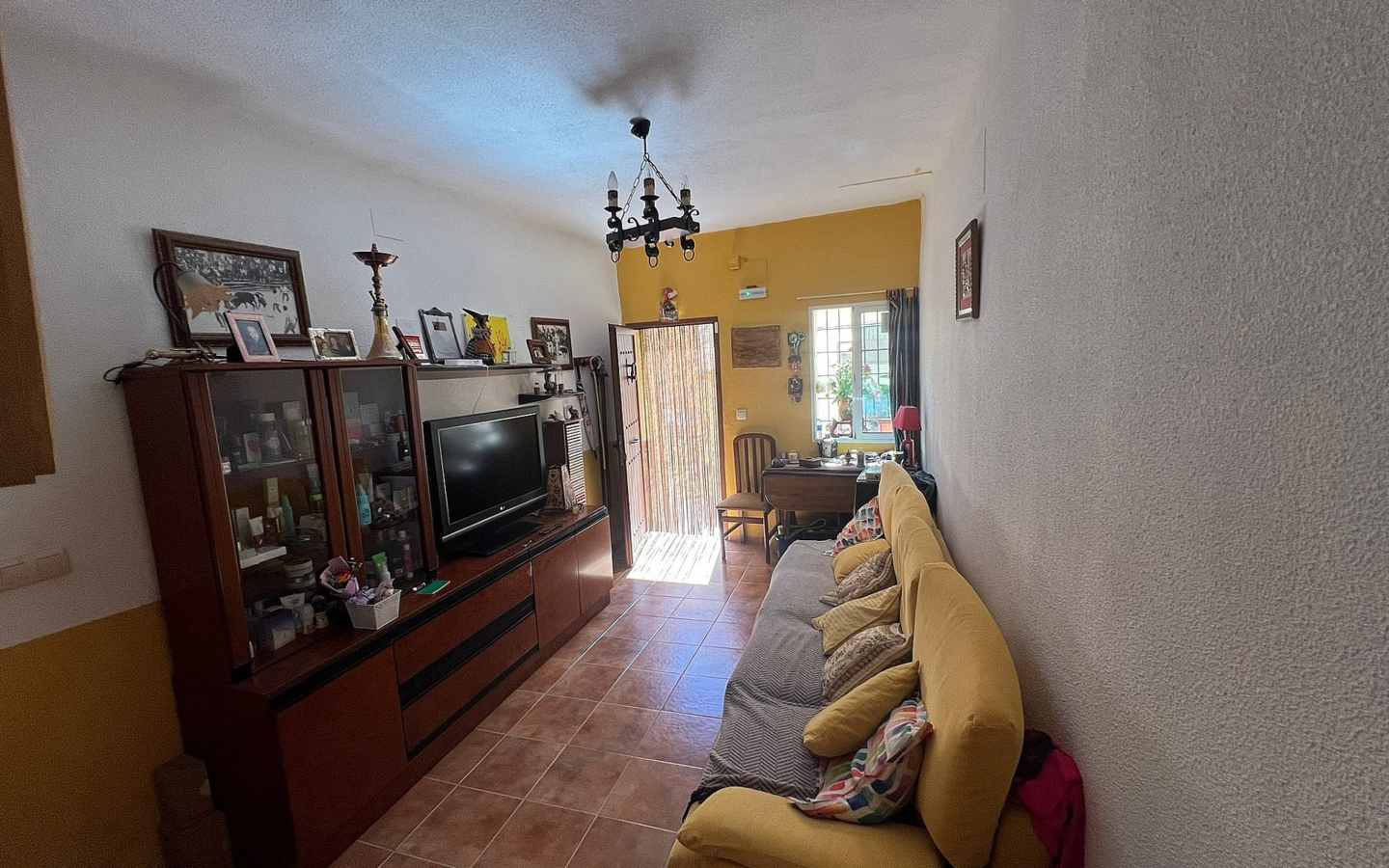 3-bedroom Townhouse In Elche De La Sierra, Spain (104 M²)
