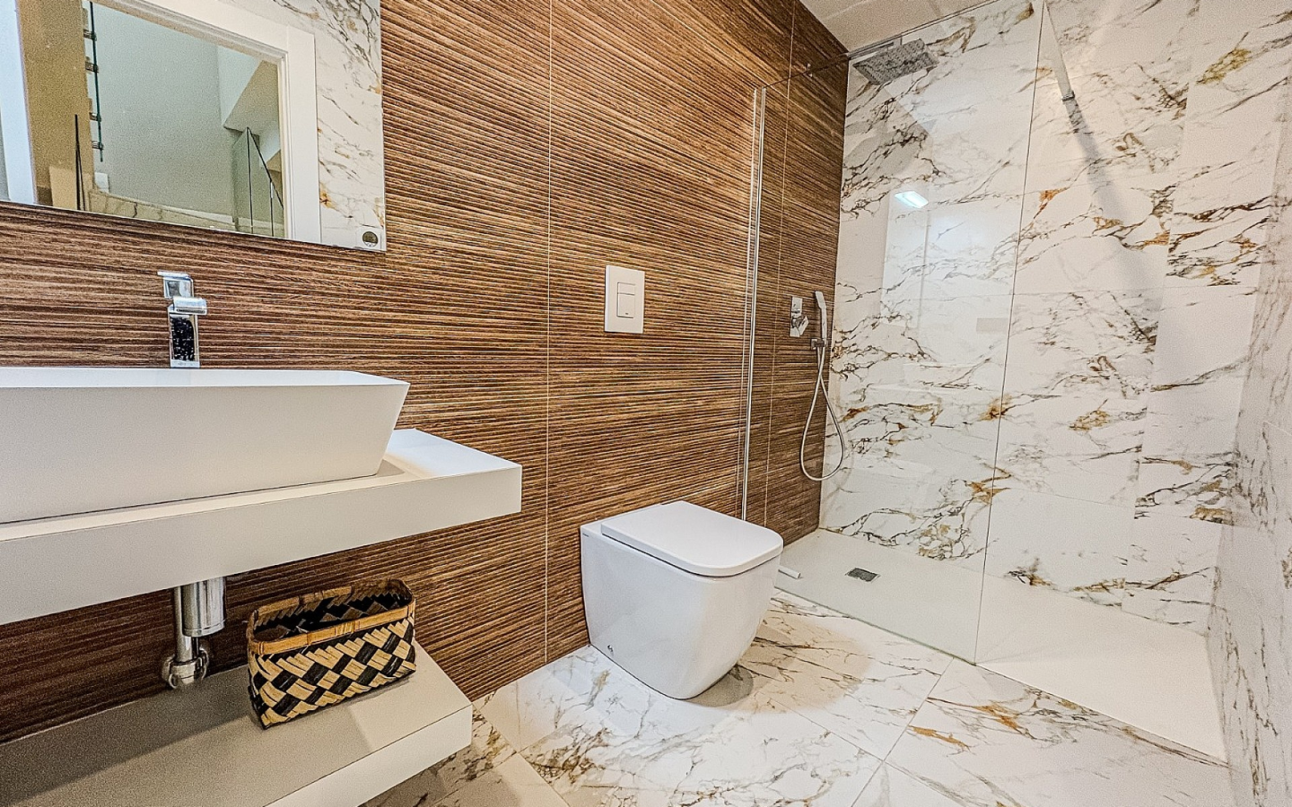 5-bedroom Detached Villa In Algorfa, Spain (198 M²)