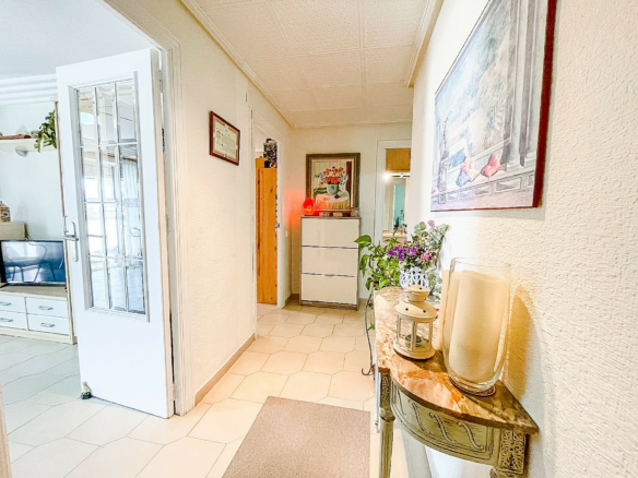3-bedroom Apartment In Elda, Spain (82 M²)