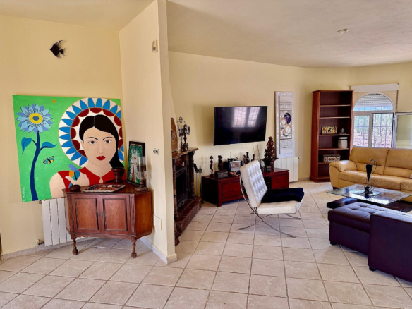 3-bedroom Detached Villa In Onil, Spain (215 M²)