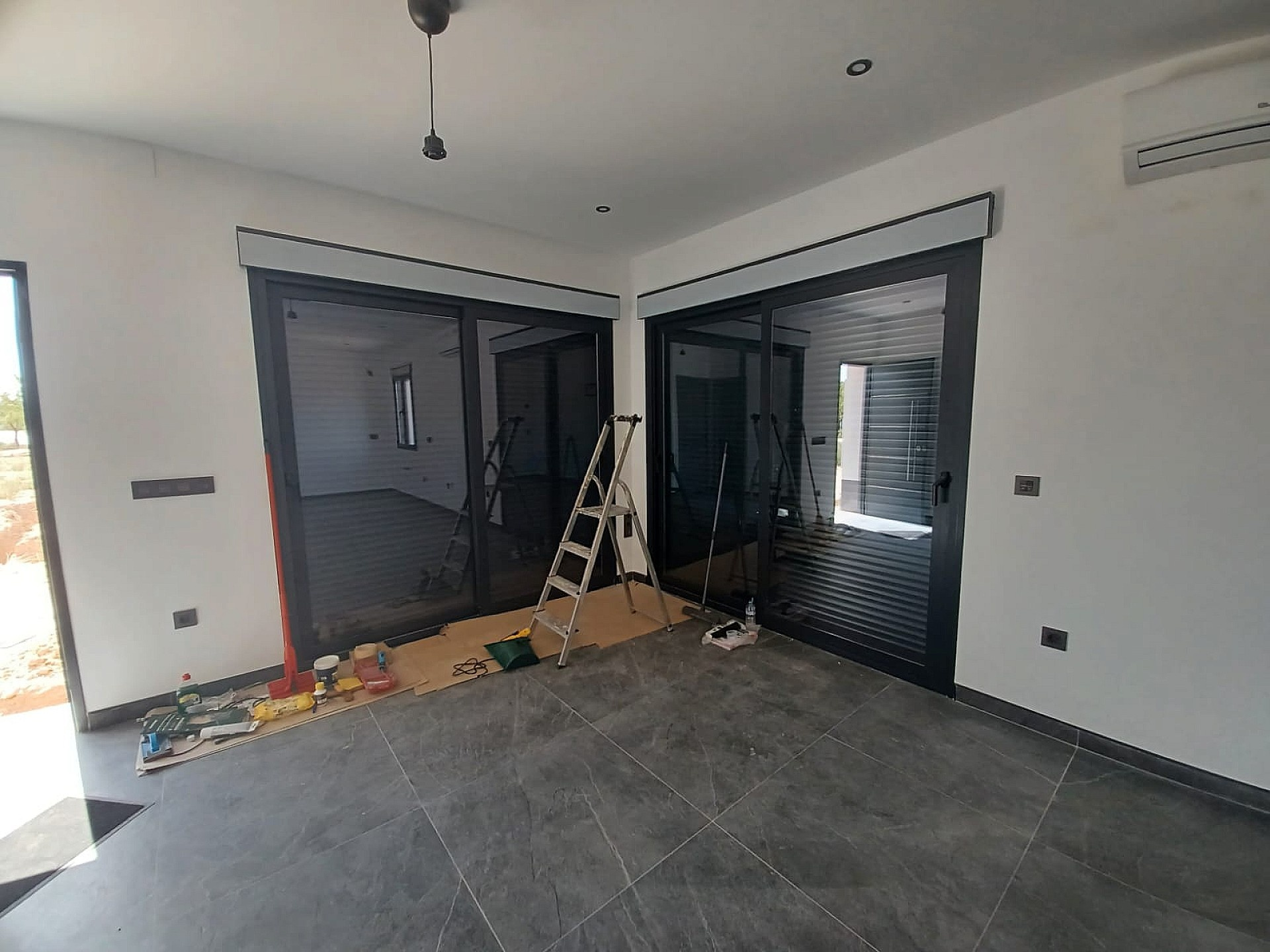 w_pgm58cgeovuyaz8t8wg7-ae696e 1-bedroom Detached Villa In Pinoso, Spain (26.500 M² Plot)
