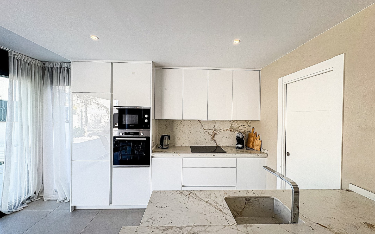 5-bedroom Detached Villa In Algorfa, Spain (198 M²)