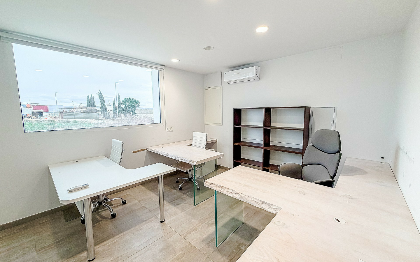 4-bedroom Commercial In Villena, Spain (299 M²)