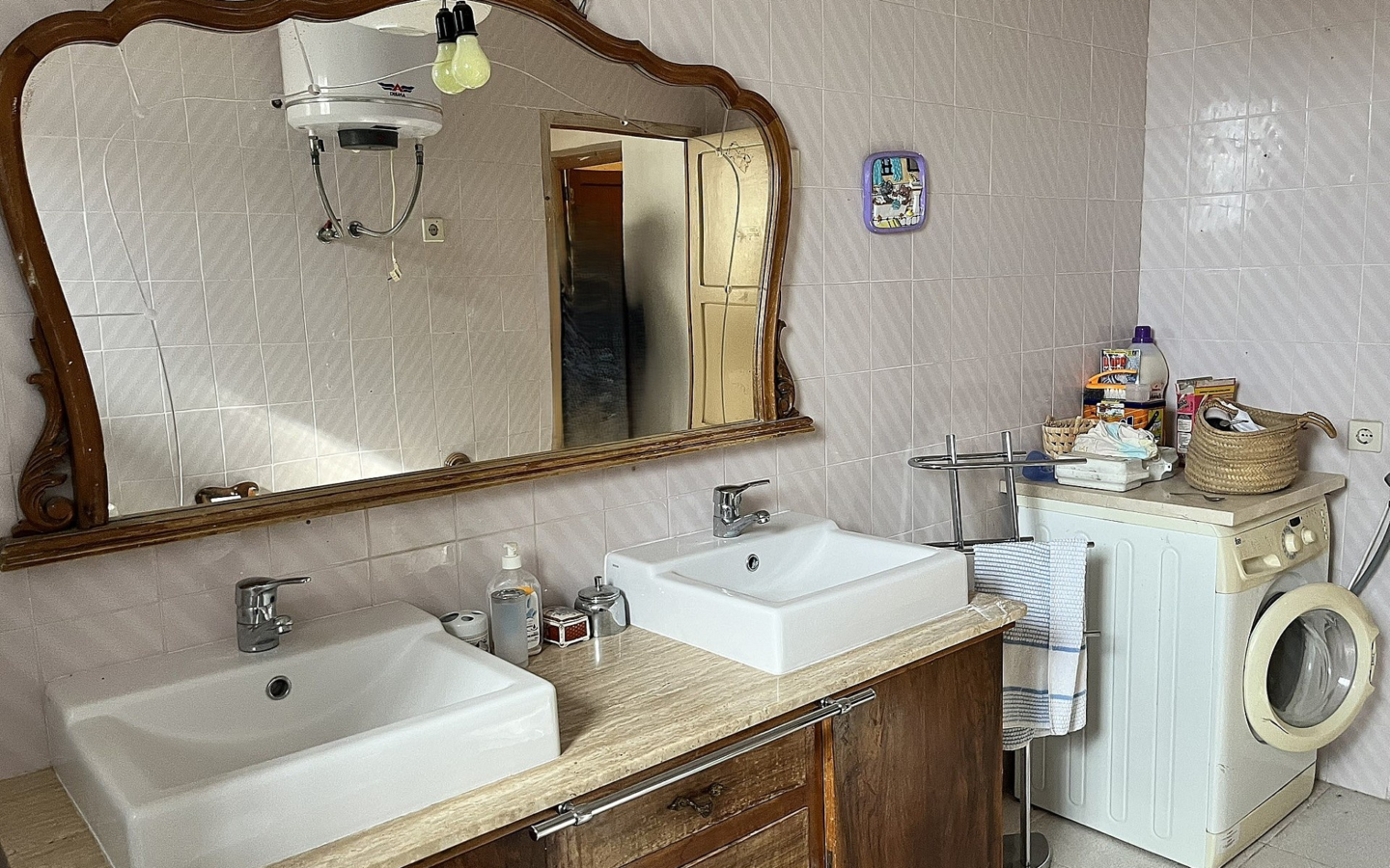 4-bedroom Country House In El Cantón, Spain (138 M²)