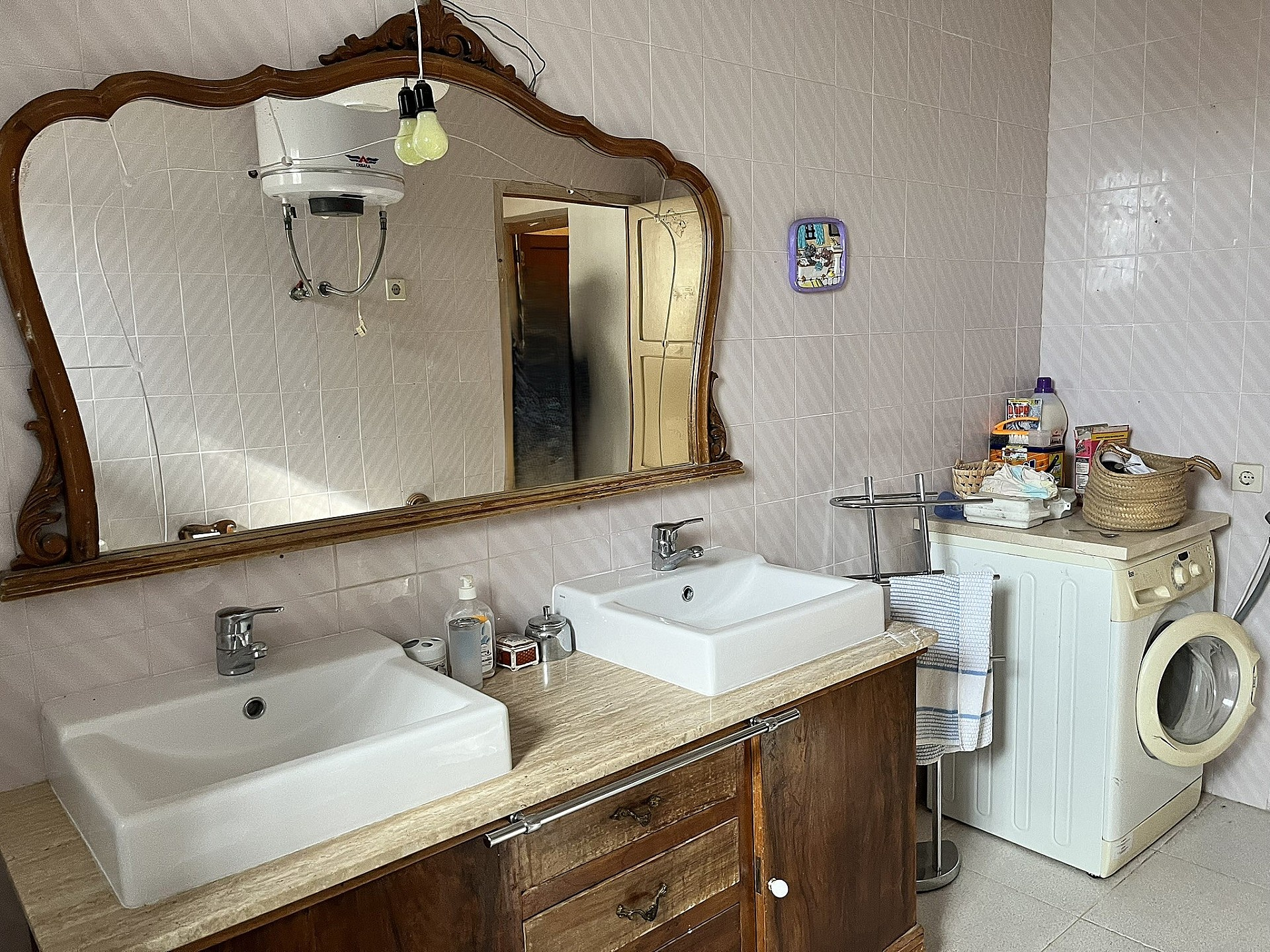 4-bedroom Country House In El Cantón, Spain (138 M²)