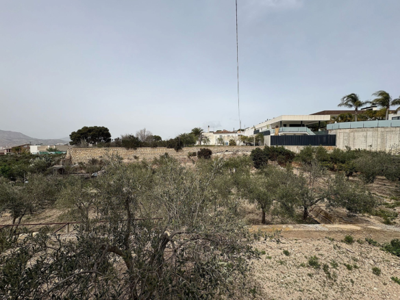 4-bedroom Country House In Petrer, Spain (290 M²)