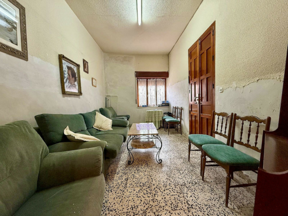 5-bedroom Townhouse In Pinoso, Spain (176 M²)