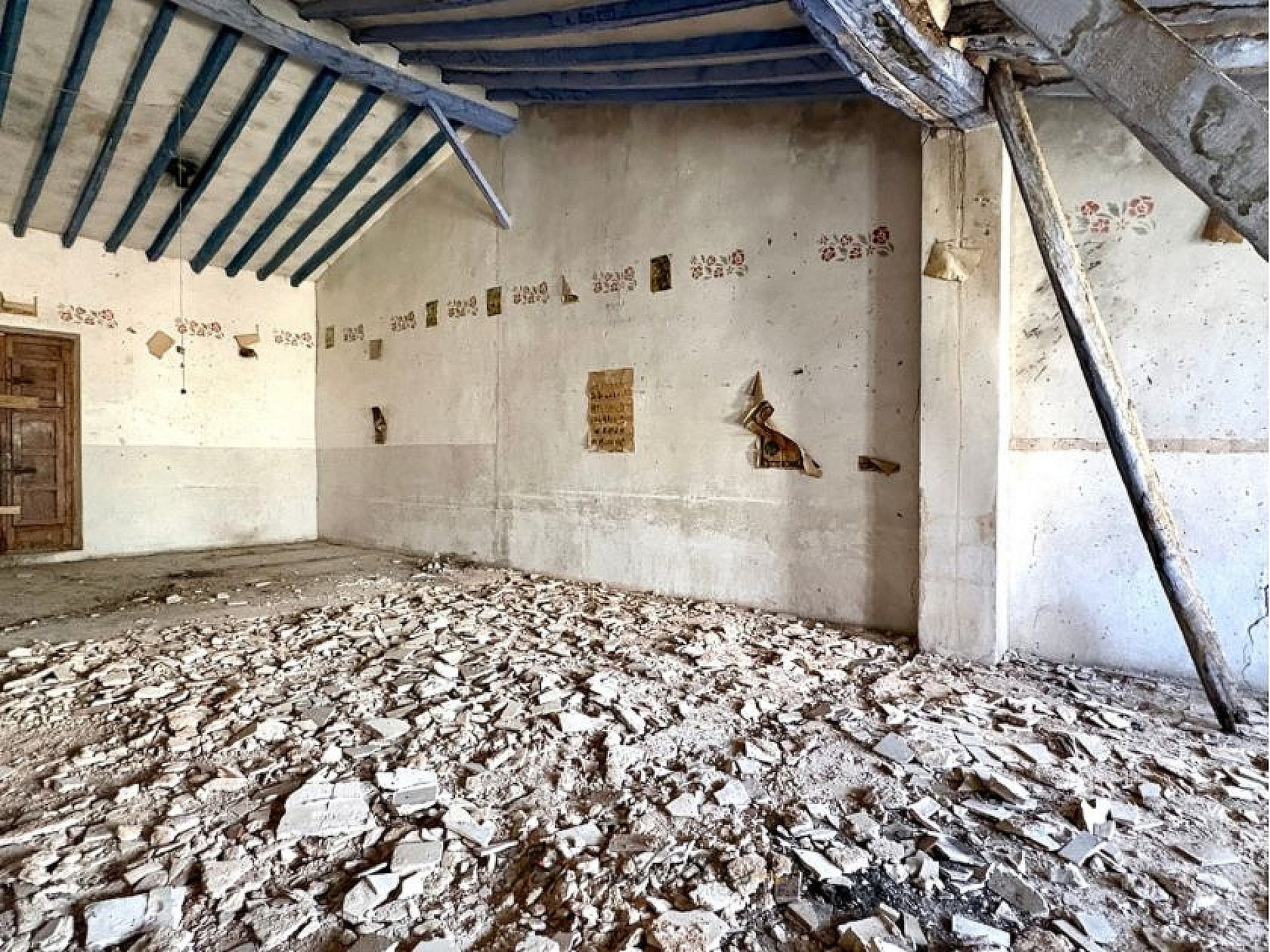 Restoration Project In Pinoso, Spain (314 M²)