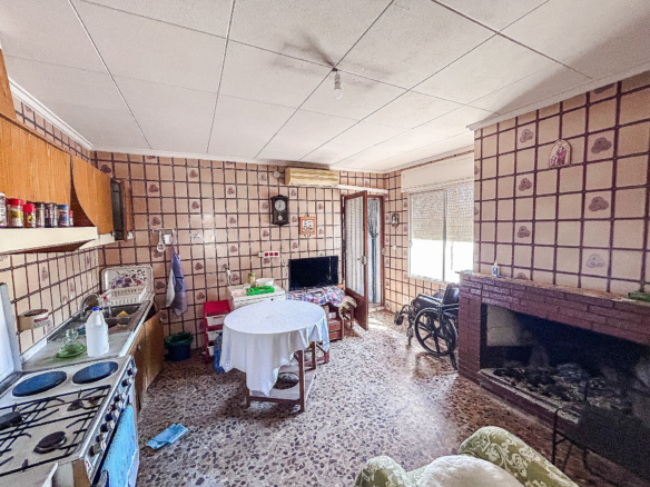 6-bedroom Townhouse In Macisvenda, Spain (353 M²)