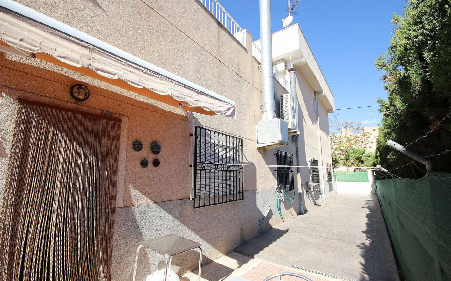 4-bedroom Commercial In Monovar, Spain (675 M²)