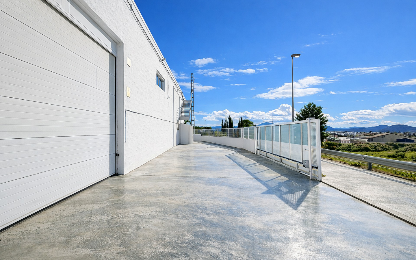 4-bedroom Commercial In Villena, Spain (299 M²)
