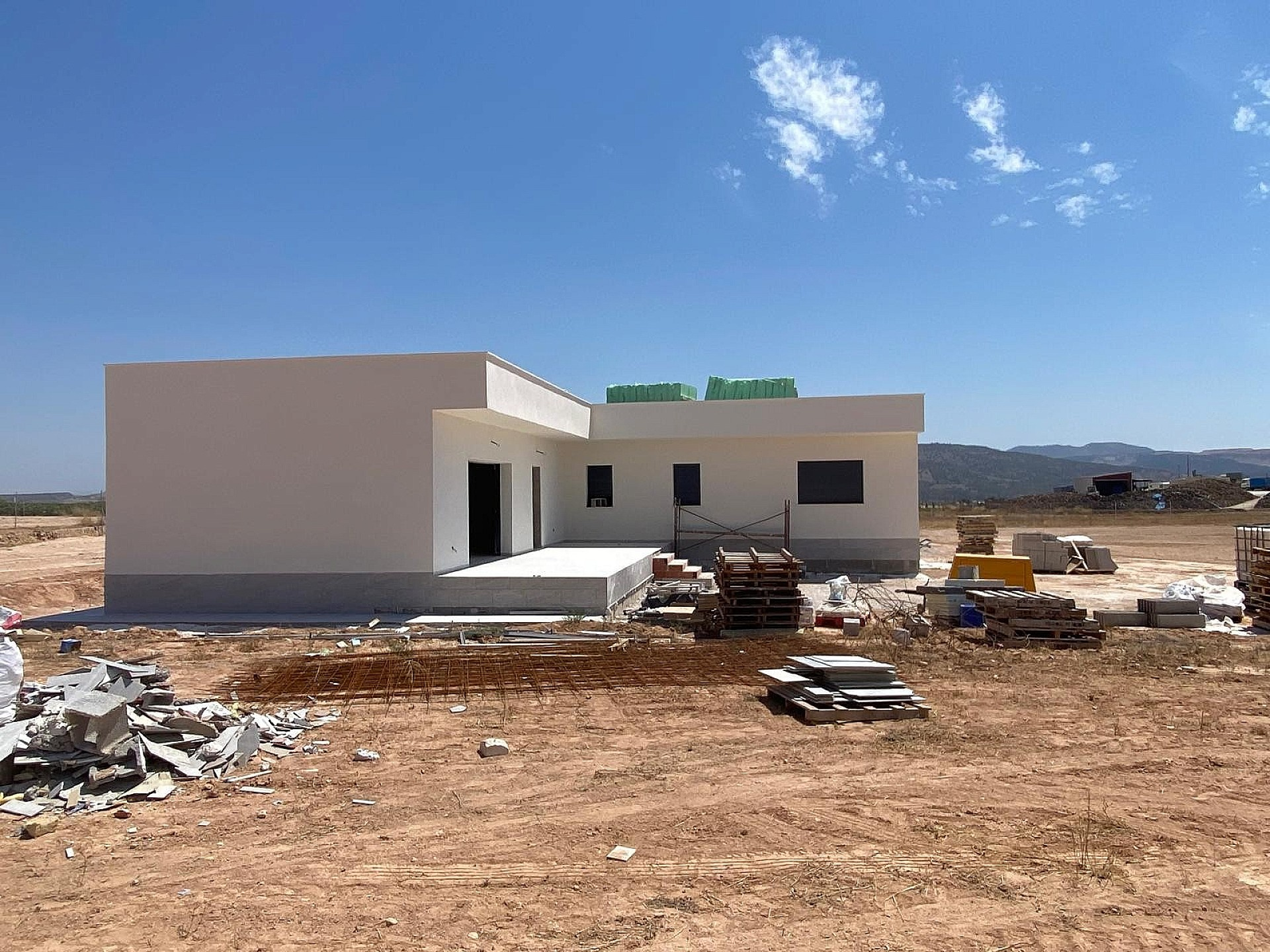 3-bedroom Detached Villa In Pinoso, Spain (150 M²)