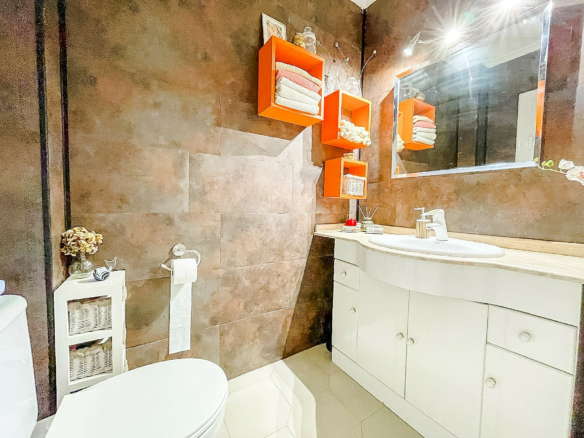 3-bedroom Apartment In Elda, Spain (82 M²)