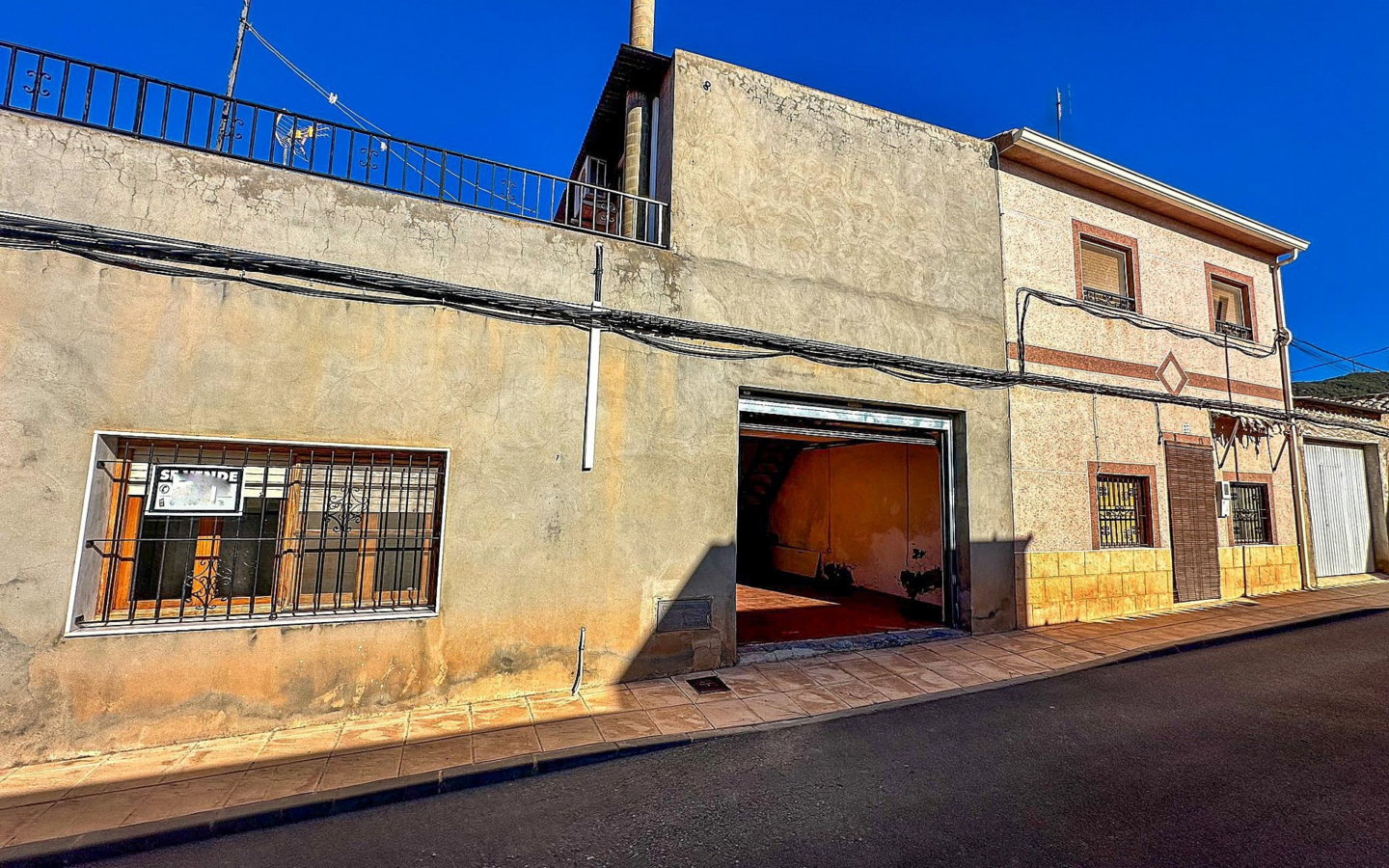 3-bedroom Townhouse In Pinoso, Spain (190 M²)