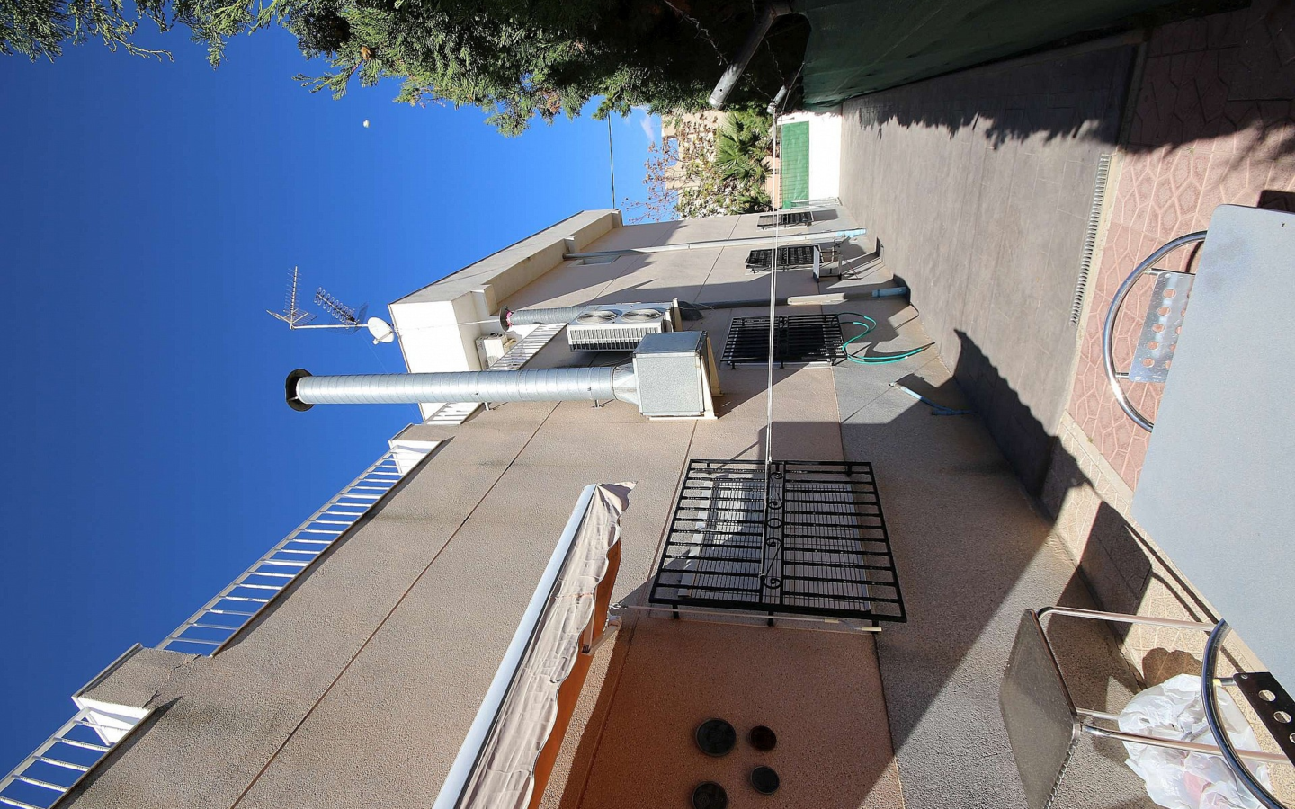 4-bedroom Commercial In Monovar, Spain (675 M²)