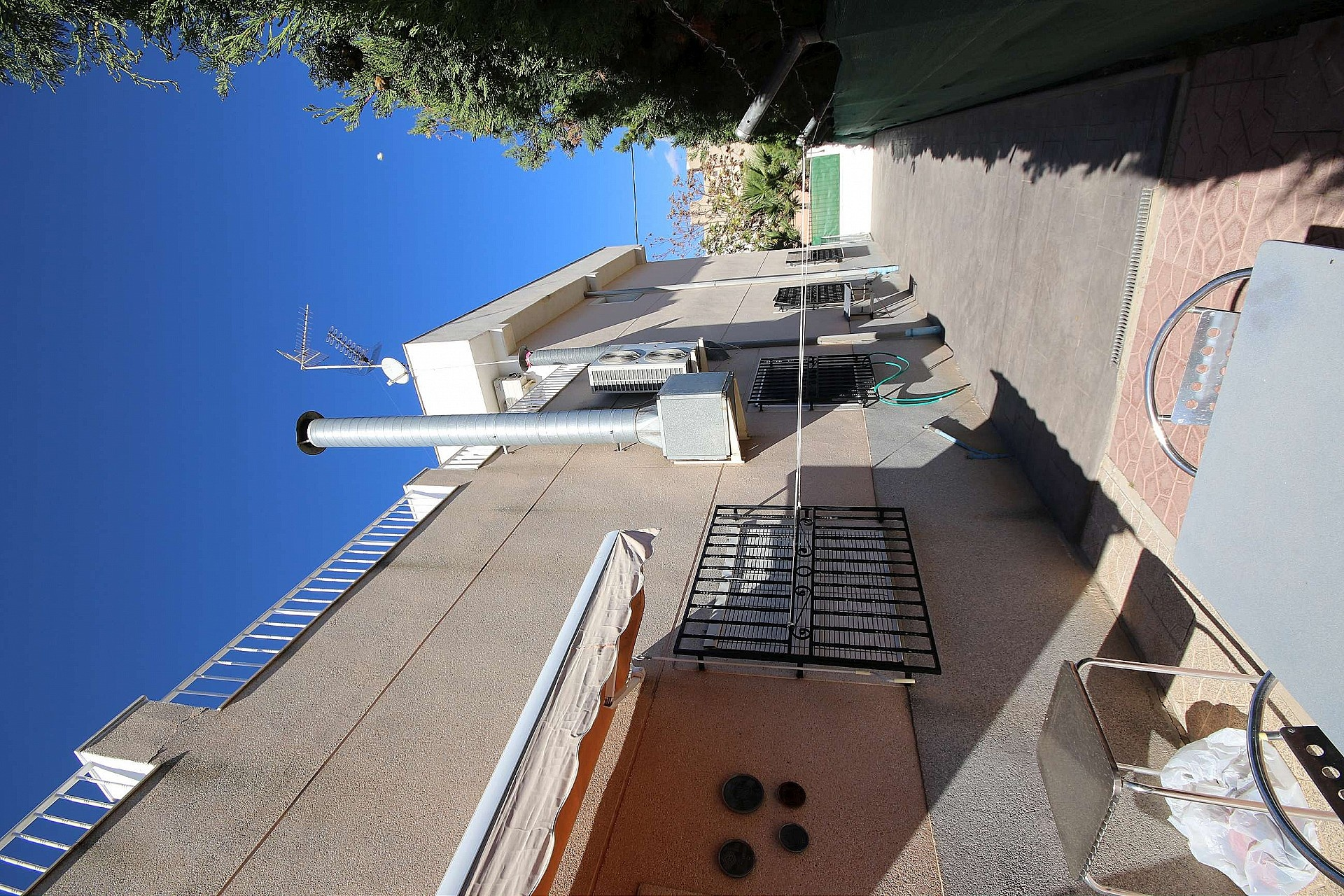 4-bedroom Commercial In Monovar, Spain (675 M²)