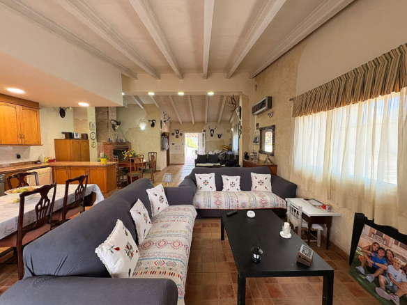4-bedroom Detached Villa In Monovar, Spain (366 M²)