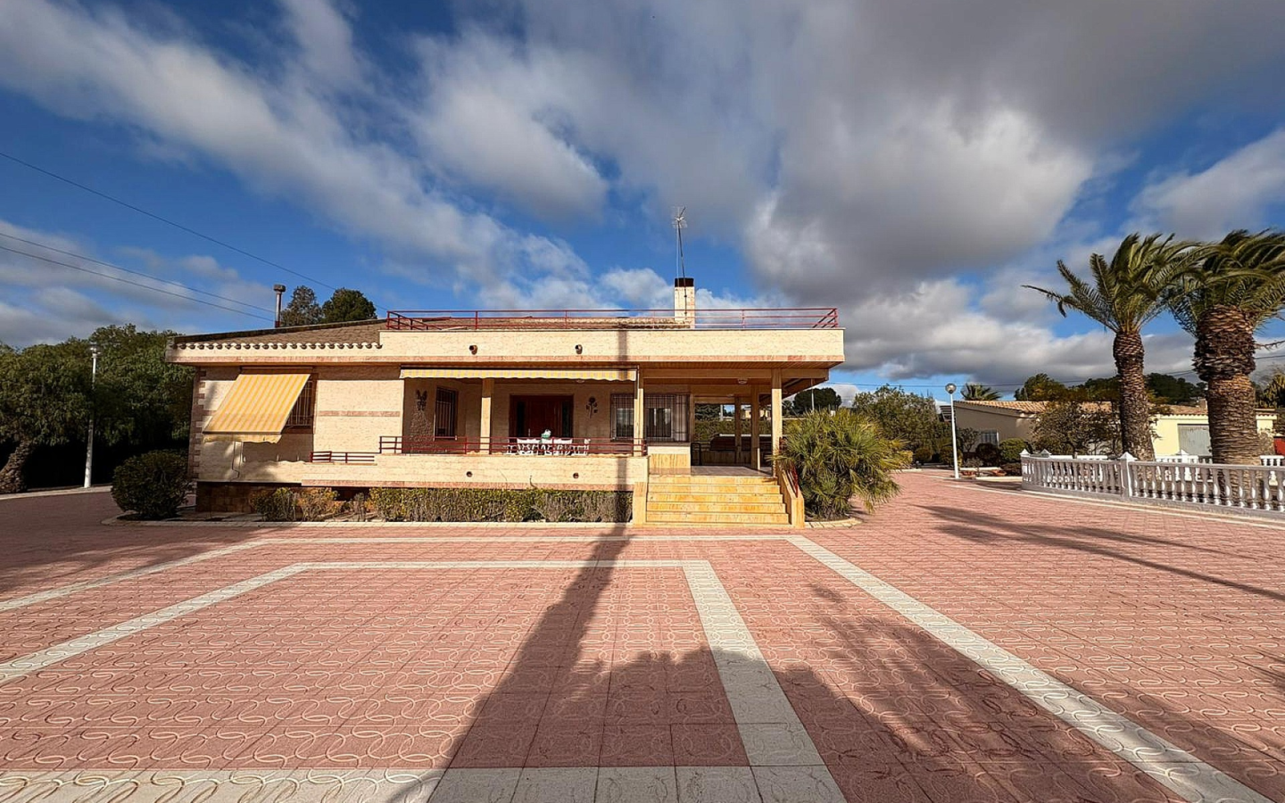 3-bedroom Detached Villa In Sax, Spain (230 M²)