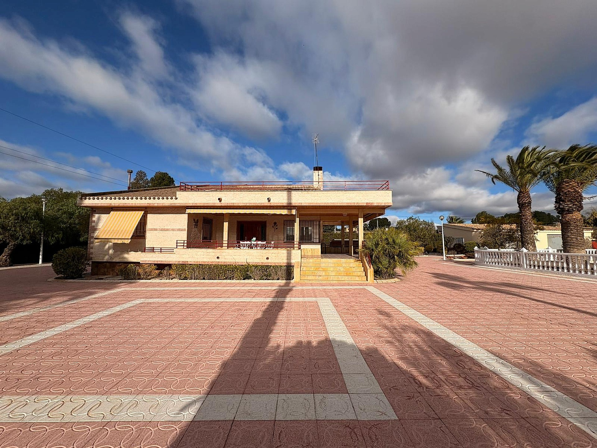 3-bedroom Detached Villa In Sax, Spain (230 M²)