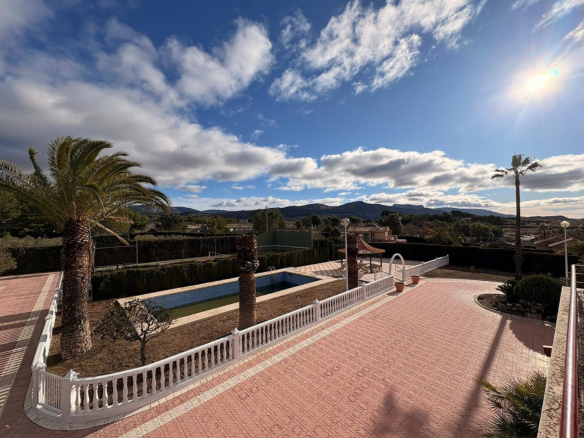 3-bedroom Detached Villa In Sax, Spain (230 M²)