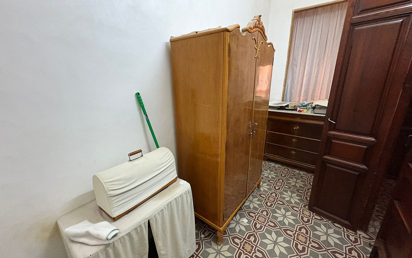 6-bedroom Townhouse In Novelda, Spain (208 M²)