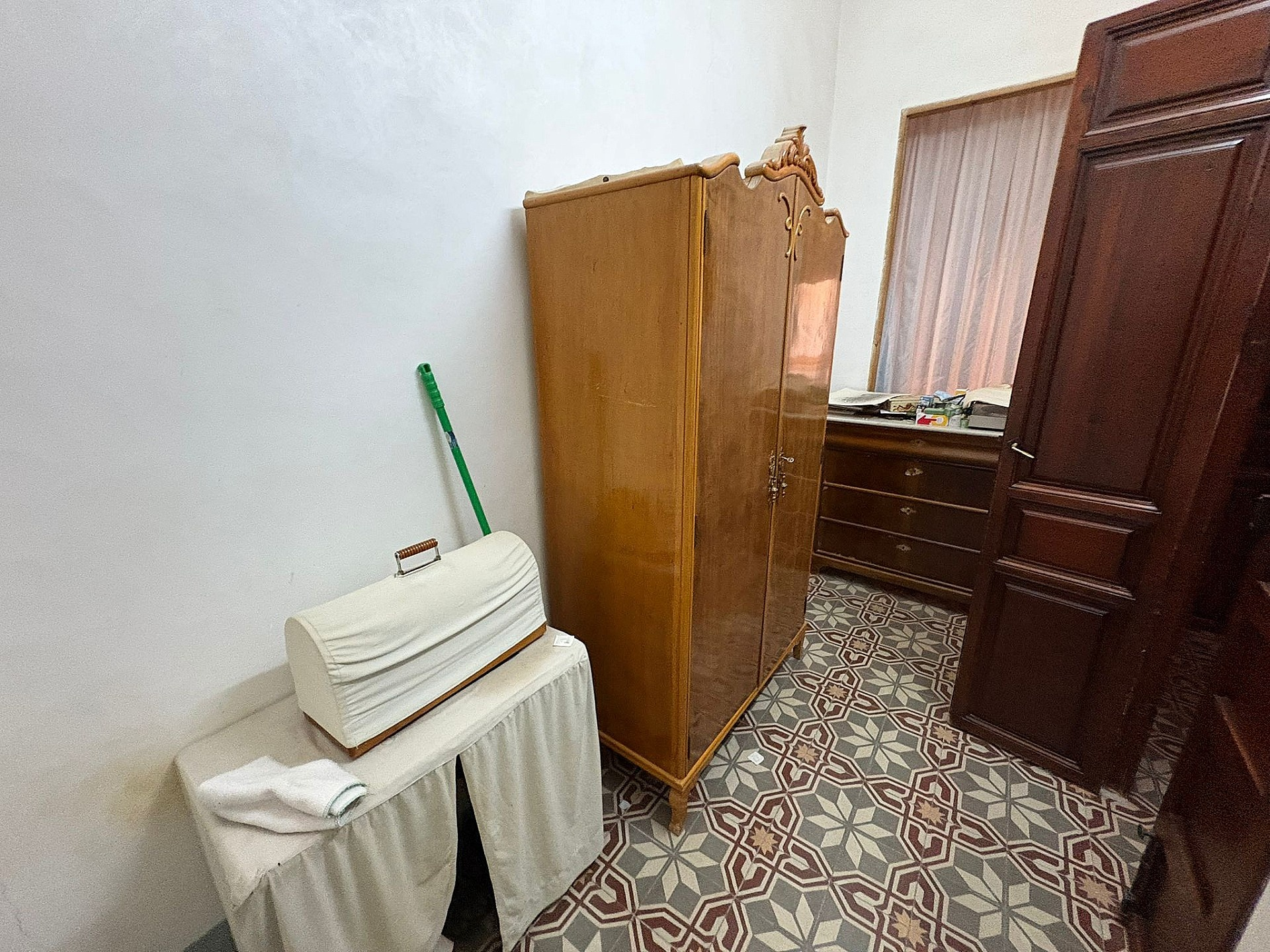 6-bedroom Townhouse In Novelda, Spain (208 M²)
