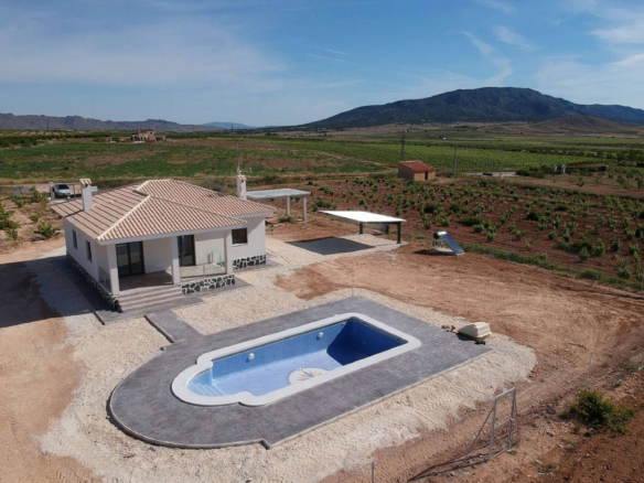 3-bedroom Detached Villa In Pinoso, Spain (120 M²)