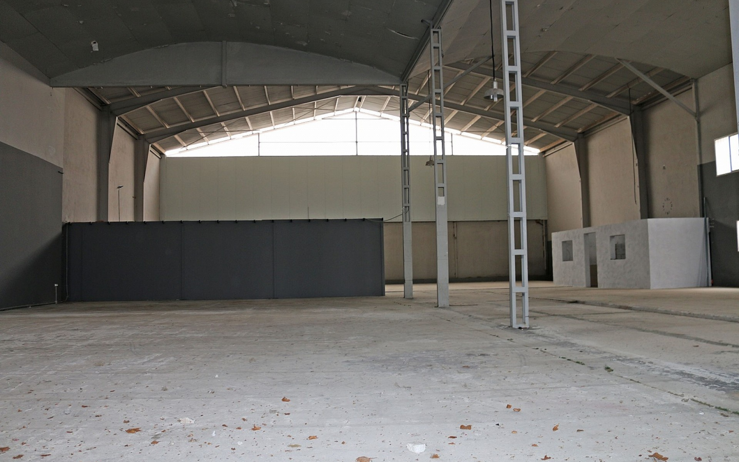 Commercial In Pinoso, Spain (1.960 M²)