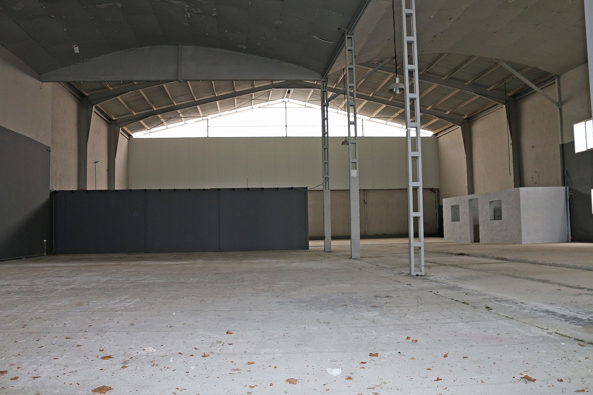 Commercial In Pinoso, Spain (1.960 M²)