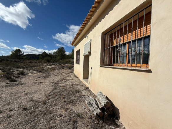 2-bedroom Country House In Pinoso, Spain (70 M²)