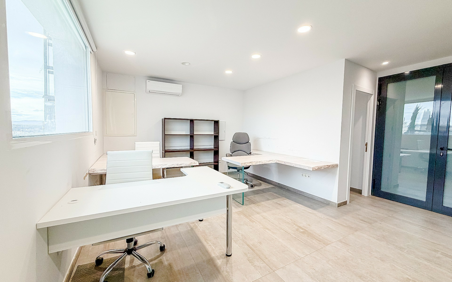 4-bedroom Commercial In Villena, Spain (299 M²)