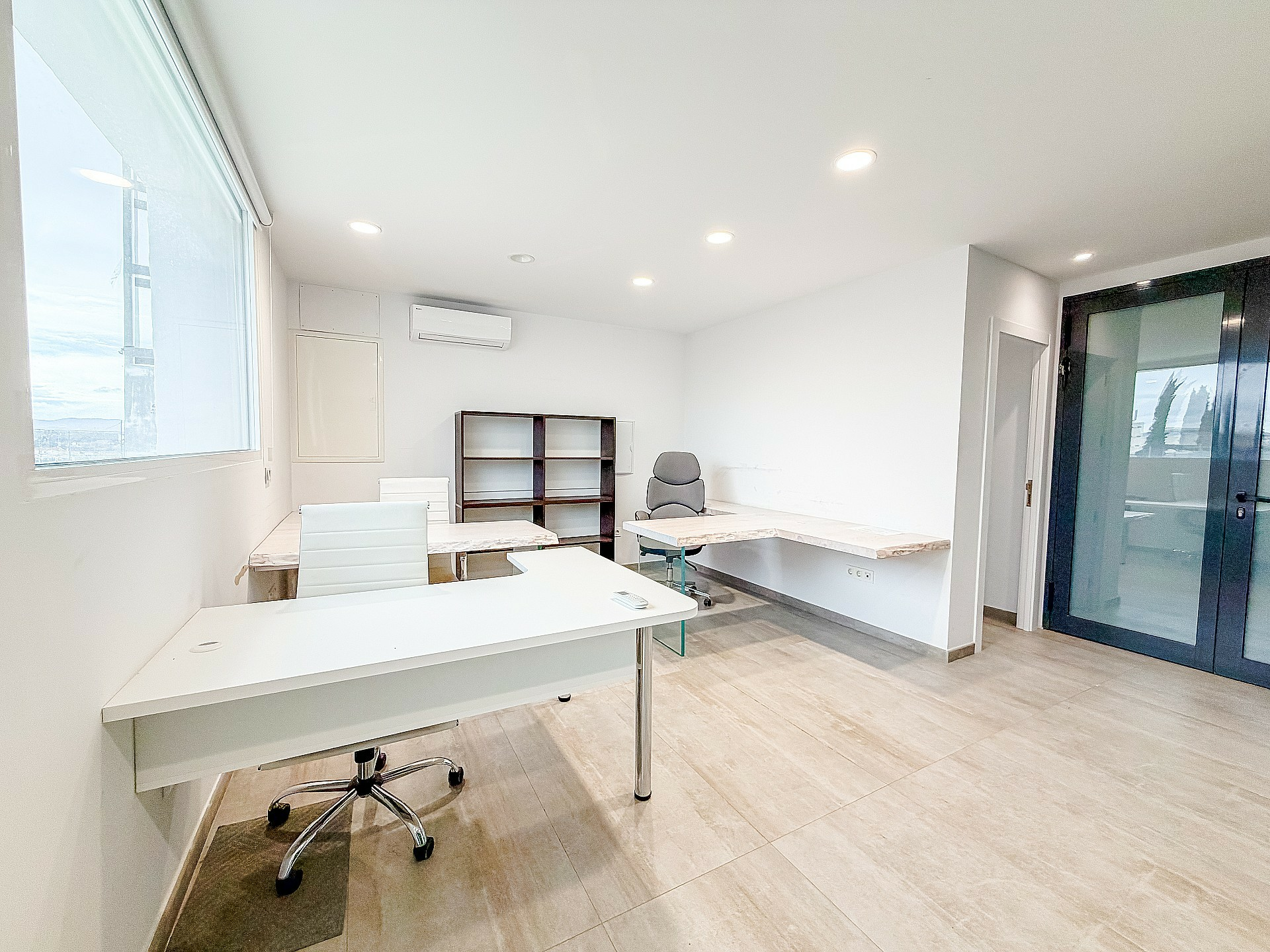 4-bedroom Commercial In Villena, Spain (299 M²)