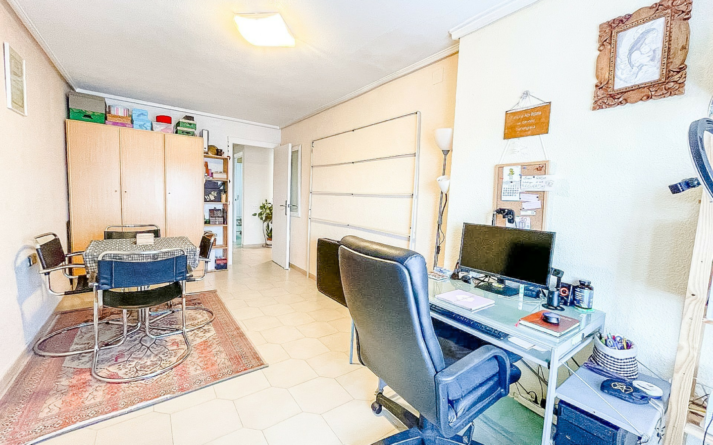 3-bedroom Apartment In Elda, Spain (82 M²)
