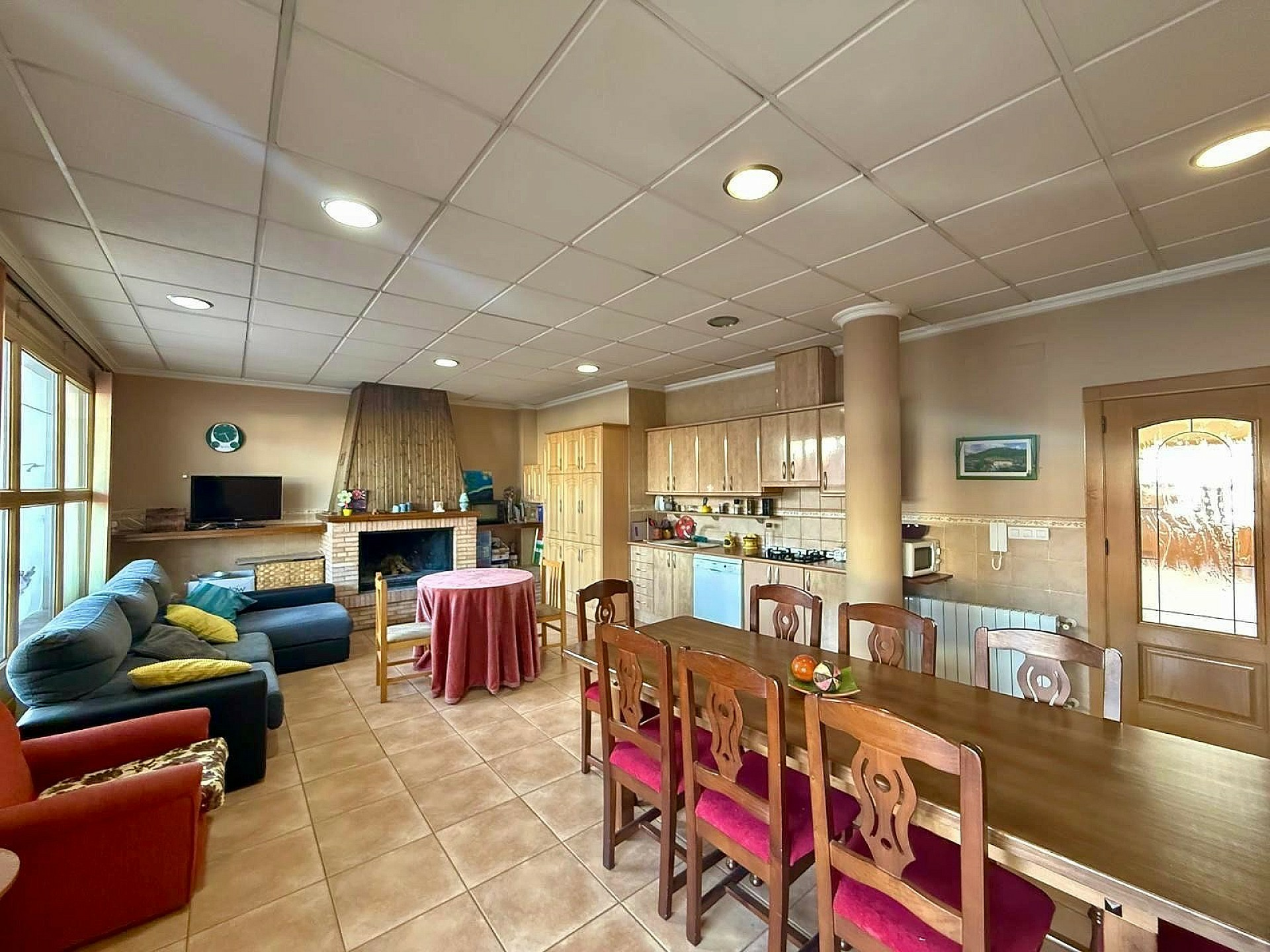 5-bedroom Townhouse In Pinoso, Spain (800 M²)