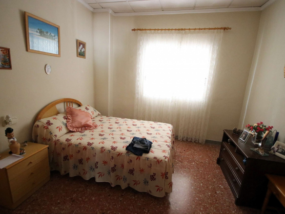 4-bedroom Commercial In Monovar, Spain (675 M²)