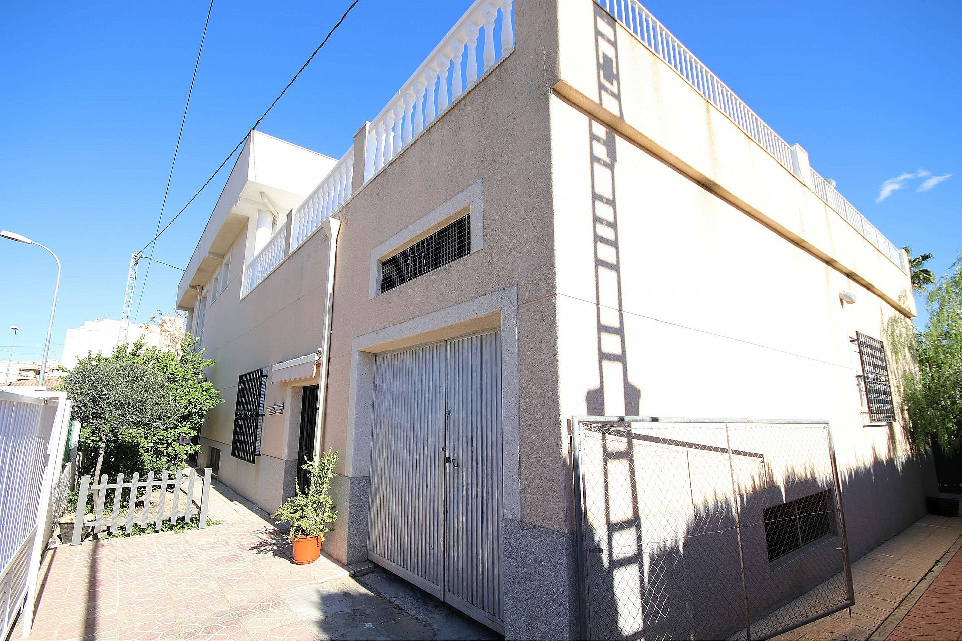 4-bedroom Commercial In Monovar, Spain (675 M²)
