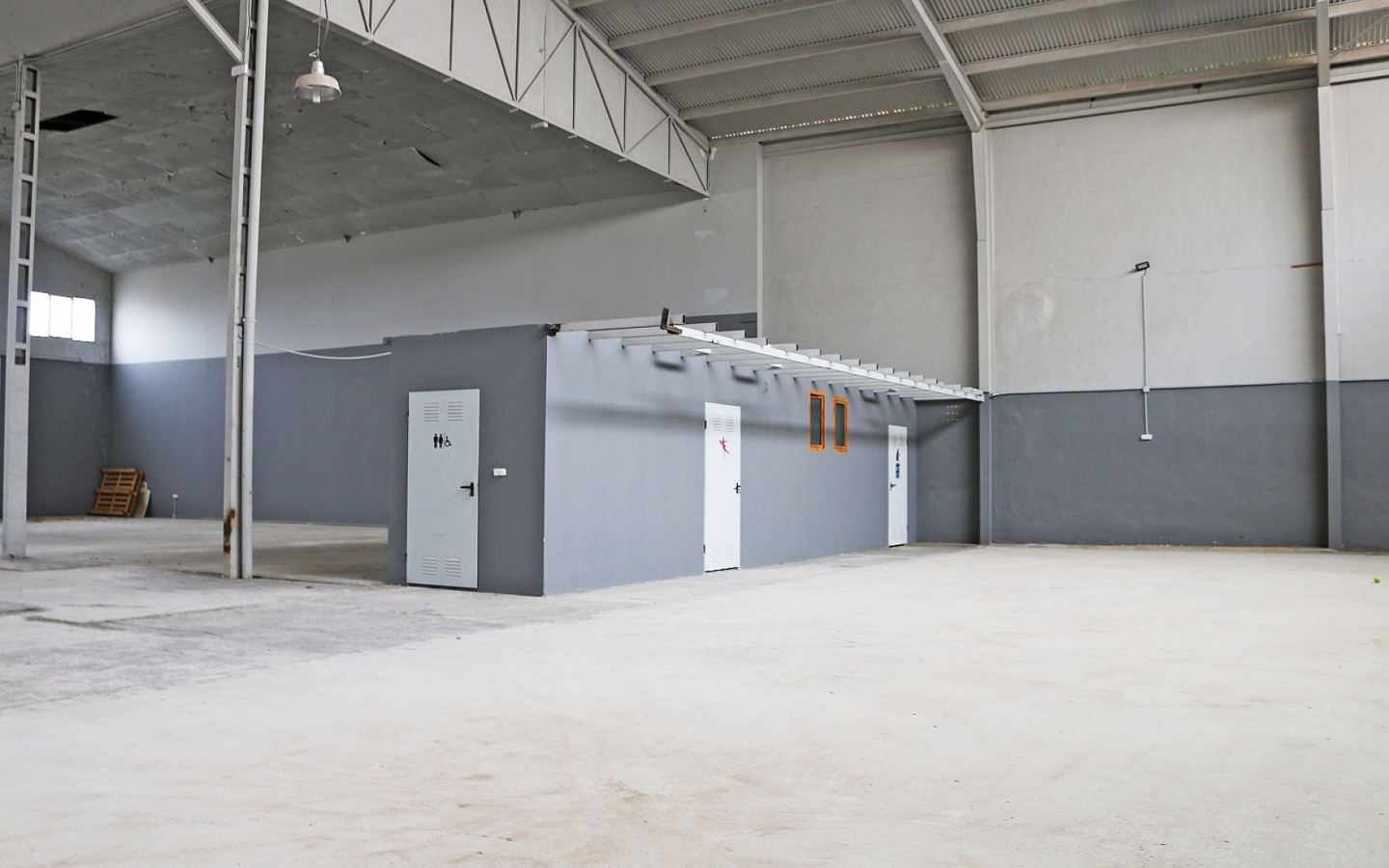 Commercial In Pinoso, Spain (1.960 M²)