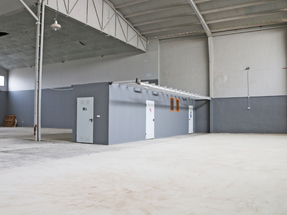 Commercial In Pinoso, Spain (1.960 M²)