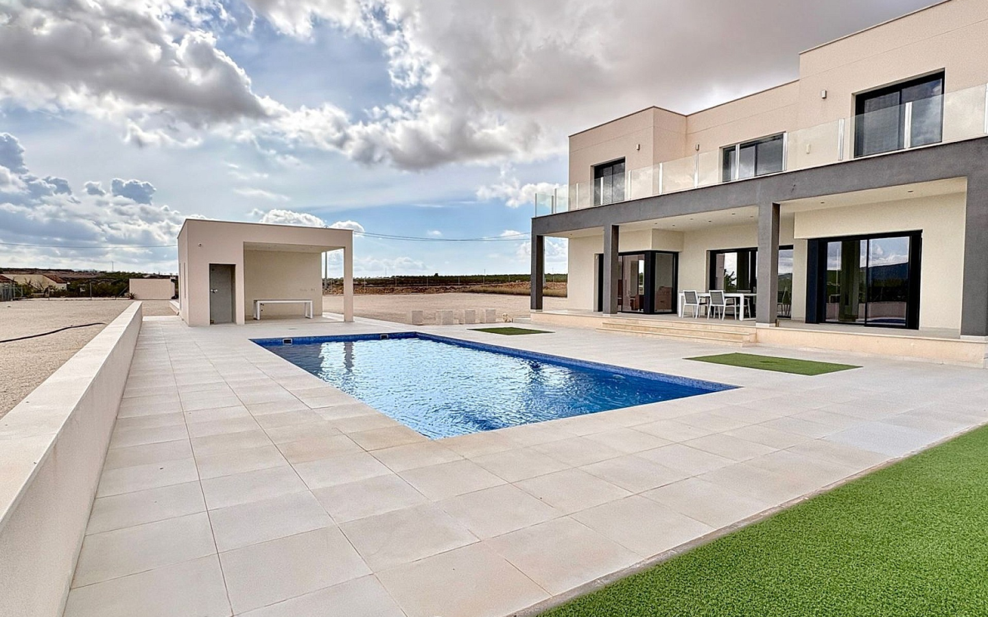 3-bedroom Detached Villa In Pinoso, Spain (150 M²)
