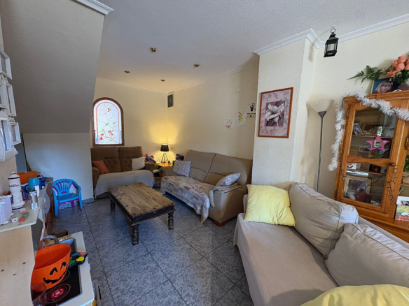 6-bedroom Country House In Monovar, Spain (176 M²)
