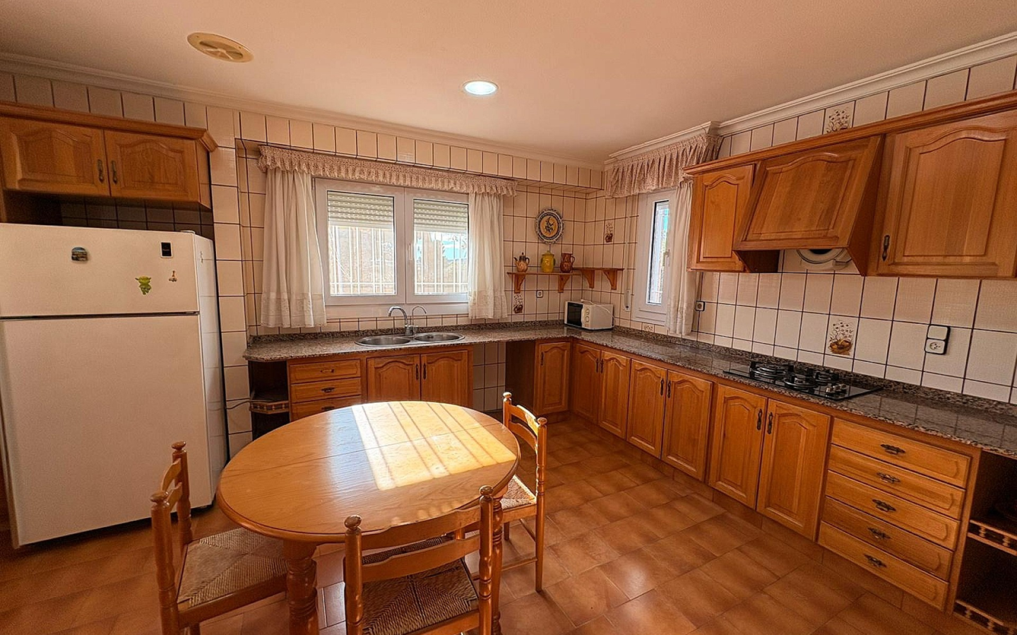 3-bedroom Detached Villa In Sax, Spain (230 M²)