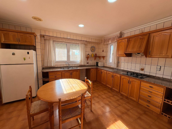 3-bedroom Detached Villa In Sax, Spain (230 M²)