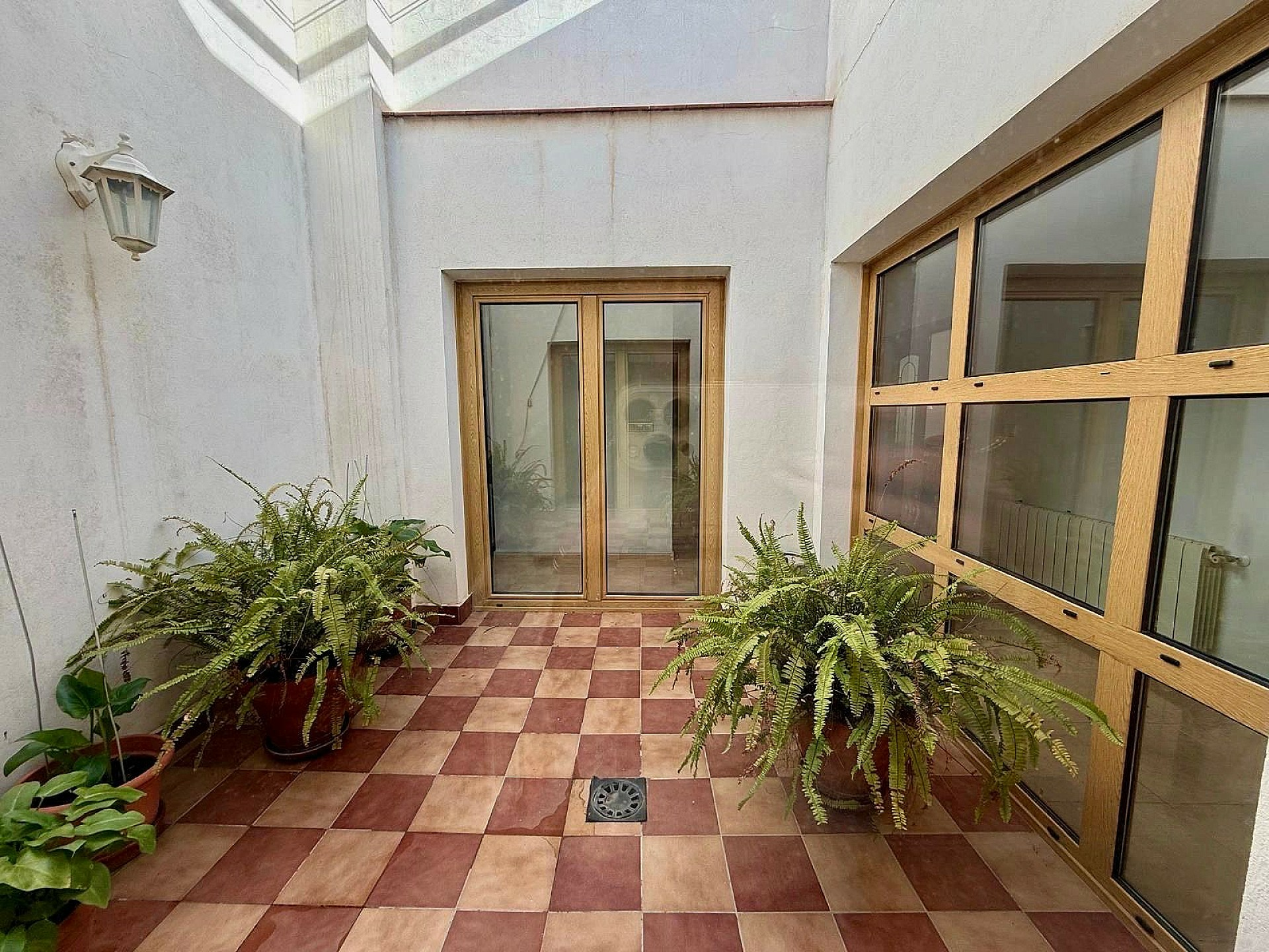 5-bedroom Townhouse In Pinoso, Spain (800 M²)