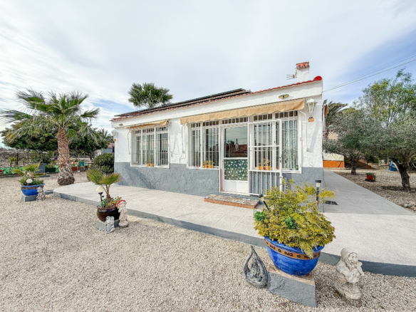 2-bedroom Country House In Elche, Spain (80 M²)
