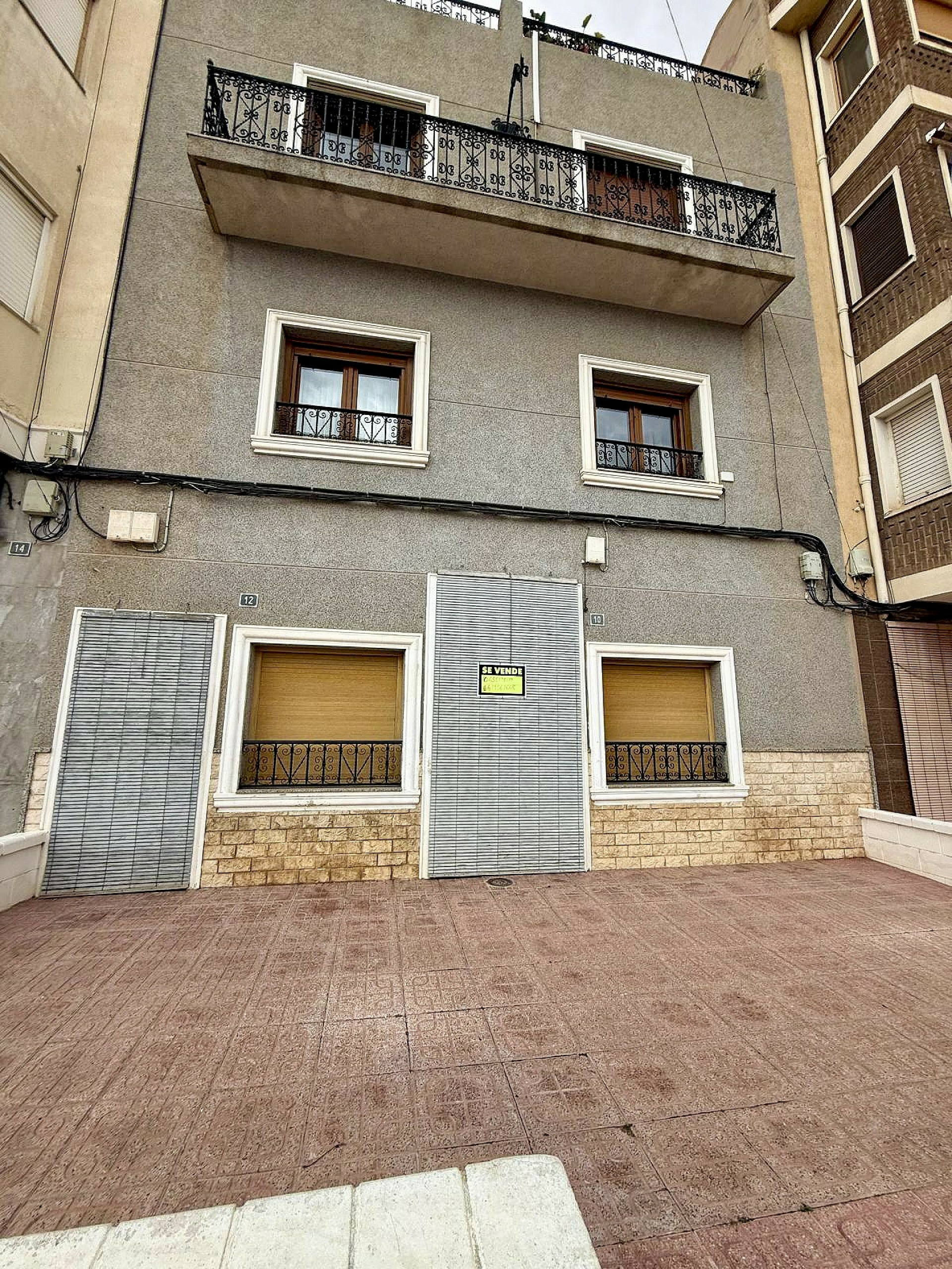 5-bedroom Townhouse In Pinoso, Spain (176 M²)