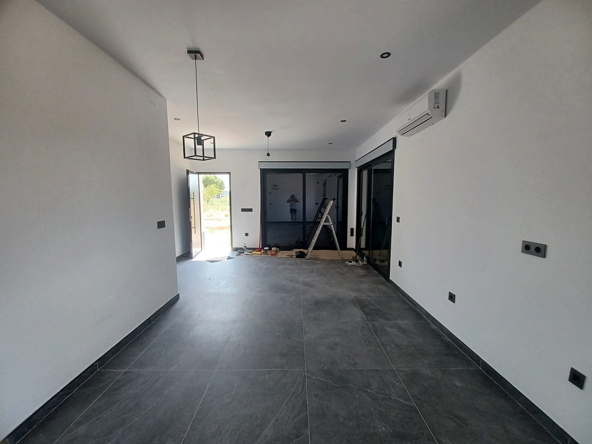w_u85drwo3iydj6h6zv8gu-4a348c 1-bedroom Detached Villa In Pinoso, Spain (26.500 M² Plot)